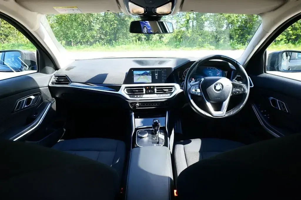 Używany BMW 320 Comfort Edition 184 KM (135 kW) 2021 Szary Kombi