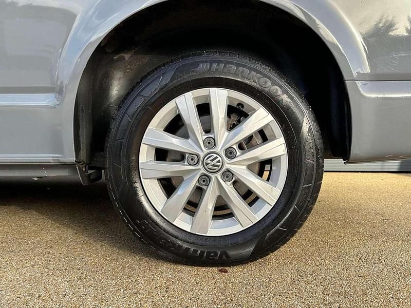 Begagnad VW Transporter Highline 2021 Grå Van