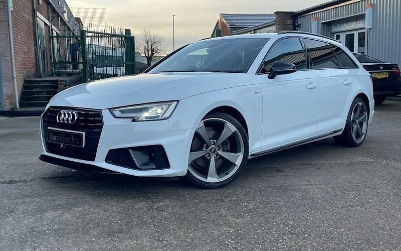 Used Audi A4 Black Edition 150 HP (110 kW) 2019 White Estate