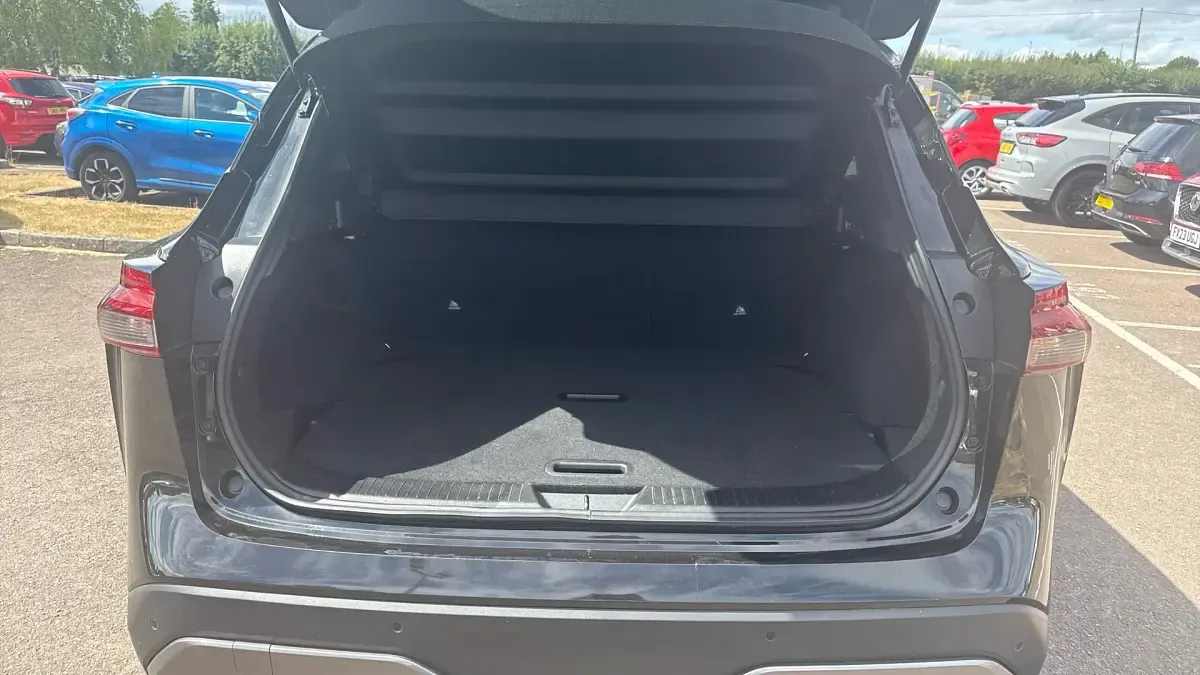 Used Nissan Qashqai N-Connecta 140 HP (102 kW) 2024 Black SUV