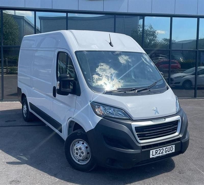 White Used 2022 Peugeot Boxer S Van | £11,995 (Fair price) - Image 1/4