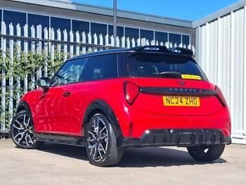 Used Mini Cooper Sport 204 HP (150 kW) 2024 Red Hatchback