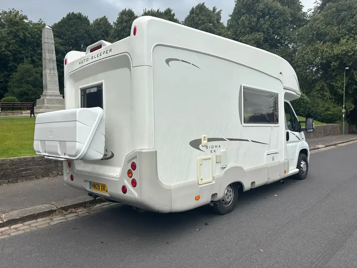 Used Peugeot Boxer 120 HP (88 kW) 2009 White Van