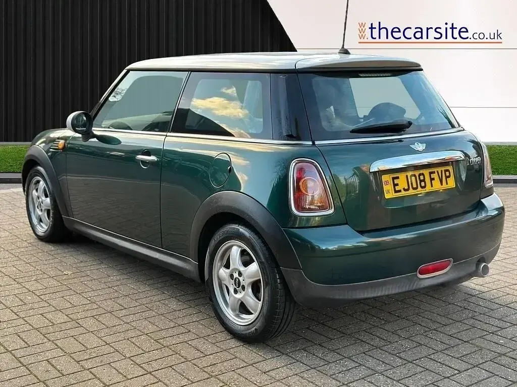 Begagnad Mini Cooper Hatch 2008 Grön Halvkombi