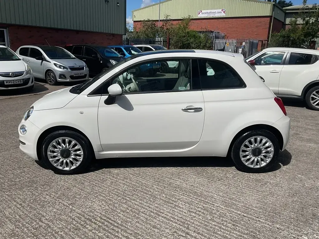 Used Fiat 500 Lounge 69 HP (50 kW) 2016 White Hatchback