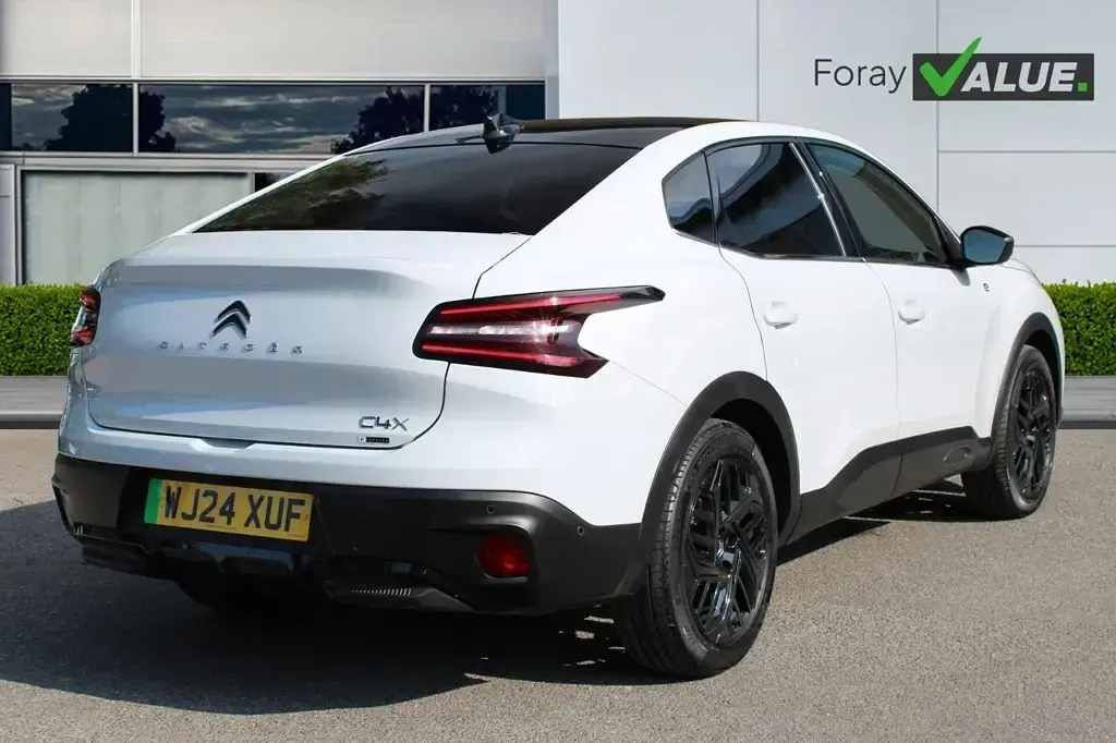 Used Citroën e-C4 100 kW (136 HP) 2024 Sedan