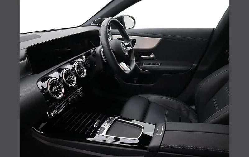 Used Mercedes CLA220 Shooting Brake AMG Line Premium Plus 187 HP (137 kW) 2024 Black Estate