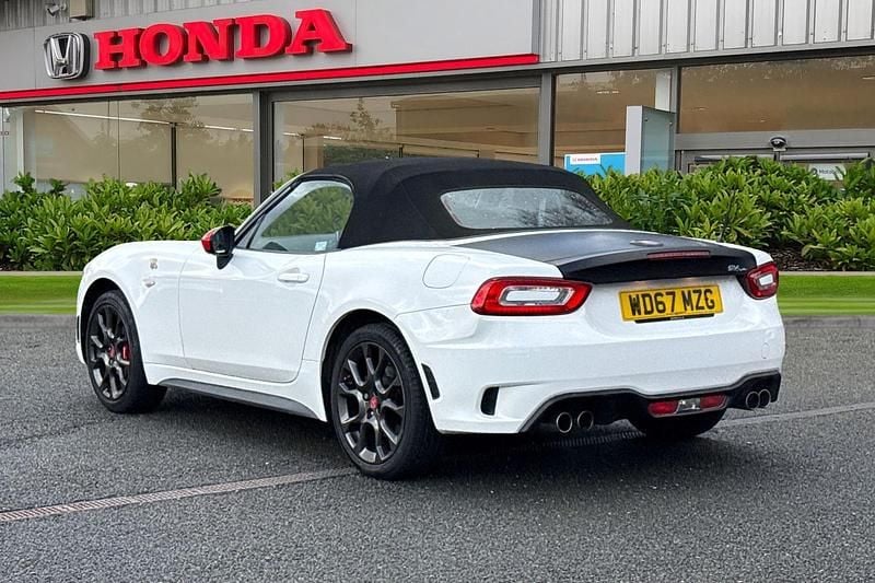 Used Abarth 124 Spider 170 HP (125 kW) 2018 White Cabriolet