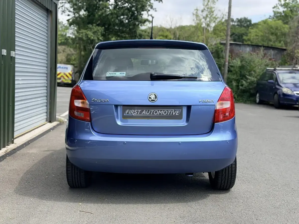 Used Skoda Fabia SE 69 HP (50 kW) 2013 Blue Hatchback