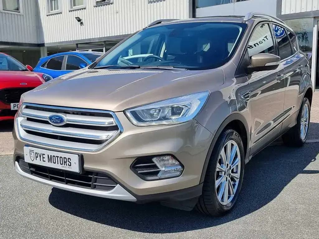 Used Ford Kuga Titanium 150 HP (110 kW) 2019 Silver SUV