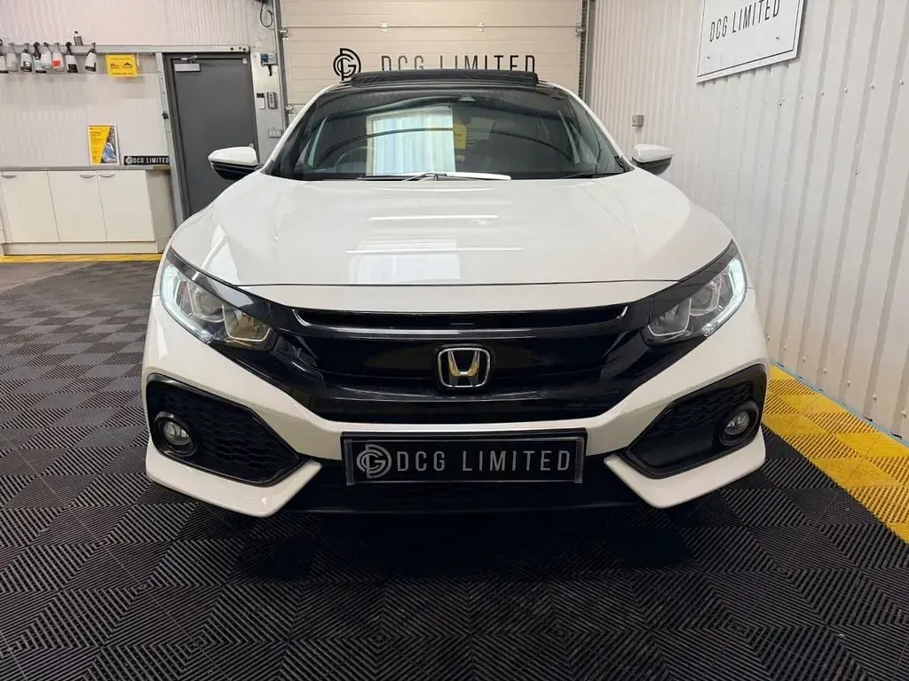 Gebraucht Honda Civic EX 126 PS (92 kW) 2019 Weiß Kleinwagen