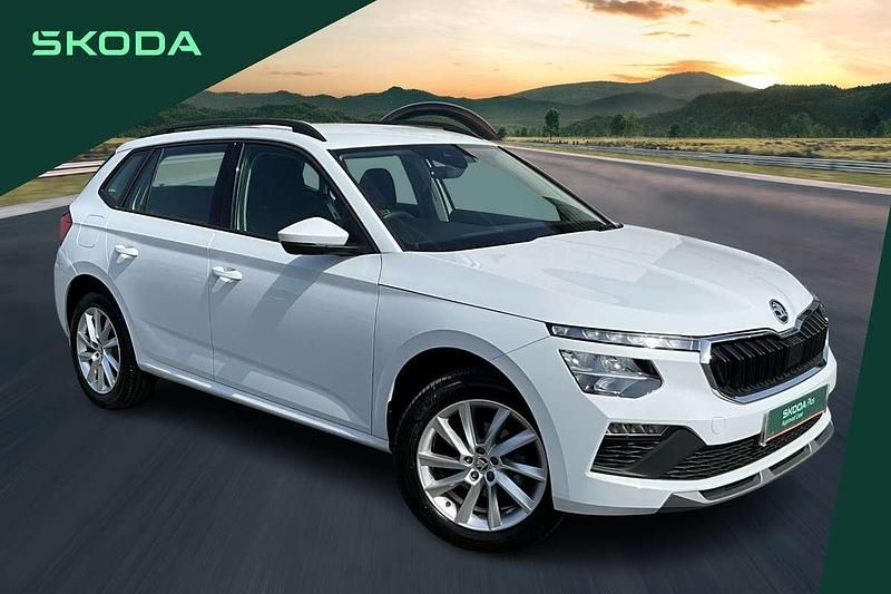 White Used 2024 Skoda Kamiq SE SUV | £19,590 (A bit pricey) - Image 1/4