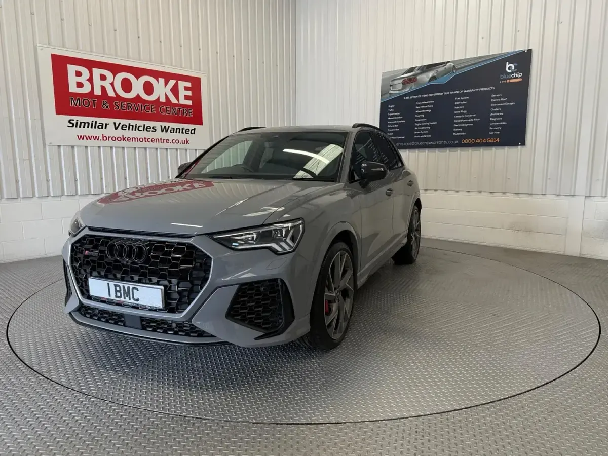 Begagnad Audi RS Q3 400 HK (294 kW) 2021 Grå SUV