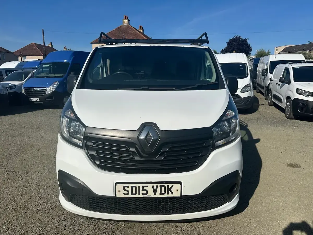 Used Renault Trafic Business 2015 White MPV