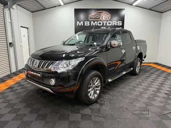 Used Mitsubishi L200 2016 Black Pickup