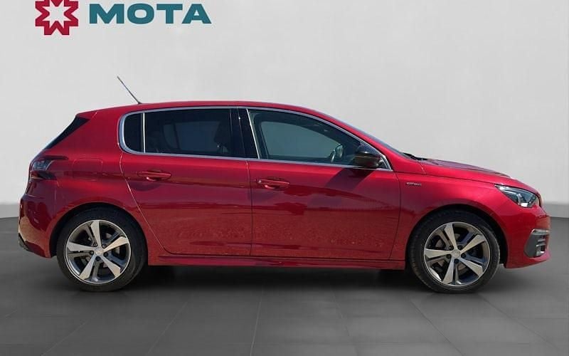 Used Peugeot 308 GT-line 131 HP (96 kW) 2020 Red Hatchback