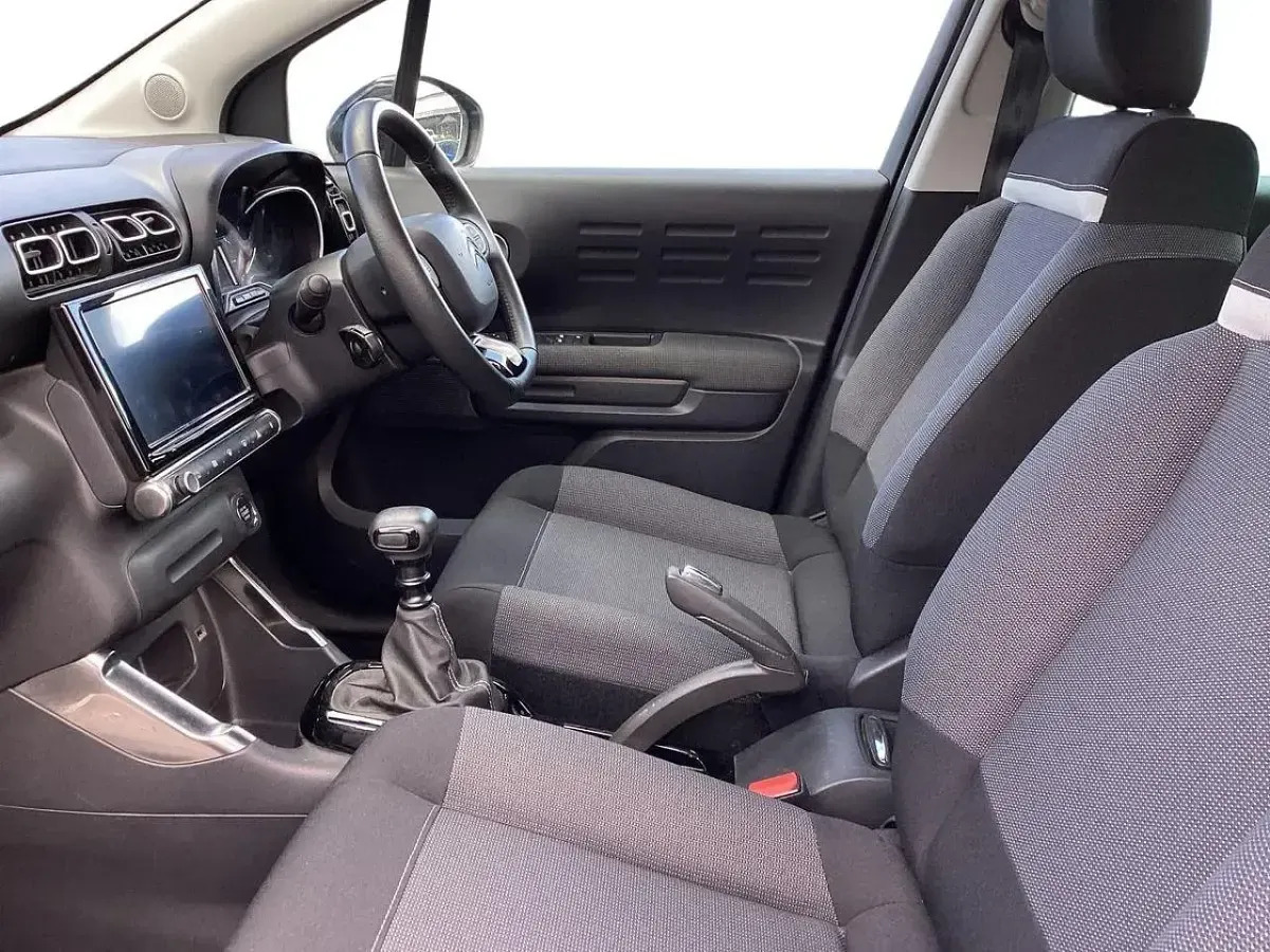 Used Citroën C3 Aircross PureTech 108 HP (79 kW) 2022 White SUV