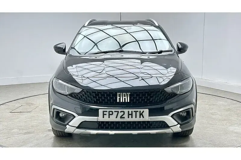 Used Fiat Tipo Cross 100 HP (73 kW) 2022 Black Hatchback