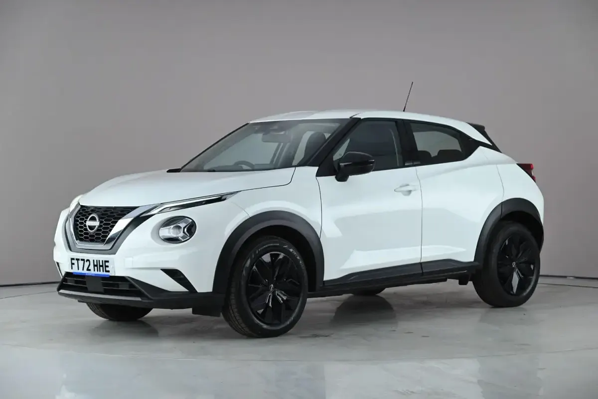 Używany Nissan Juke Acenta 114 KM (83 kW) 2023 Biały SUV