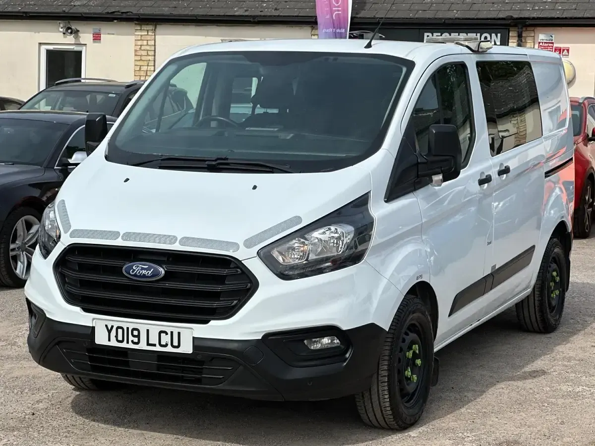 Used Ford Transit Custom 105 HP (77 kW) 2019 White Van