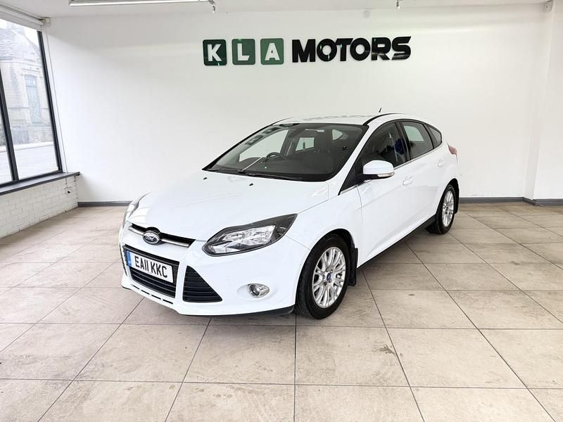Used Ford Focus Titanium 125 HP (91 kW) 2011 White Hatchback