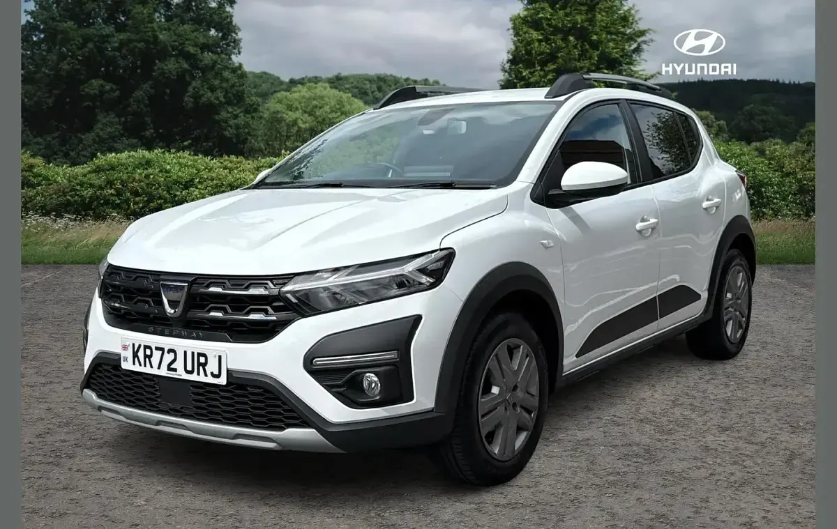 Used Dacia Sandero Comfort 99 HP (72 kW) 2022 White Hatchback