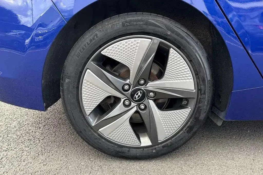 Used Hyundai Ioniq Premium SE 141 HP (103 kW) 2020 Blue Hatchback
