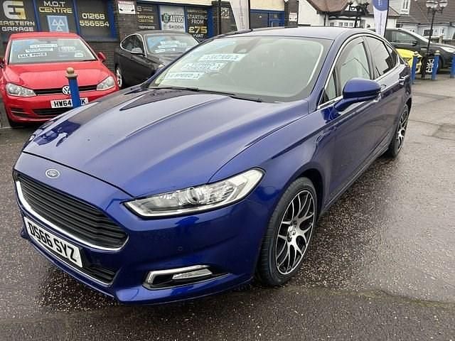 Used Ford Mondeo Titanium 150 HP (110 kW) 2016 Blue Hatchback