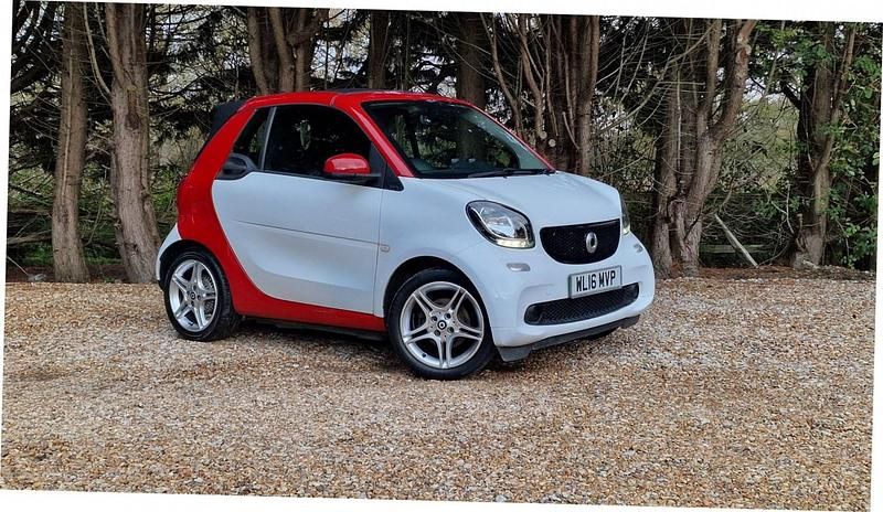 White Used 2016 Smart ForTwo Cabrio Prime Cabriolet | £9,300 (Fair price) - Image 1/4