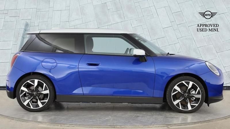 Used Mini Cooper SE Hatch 158 kW (215 HP) 2024 Blue Hatchback