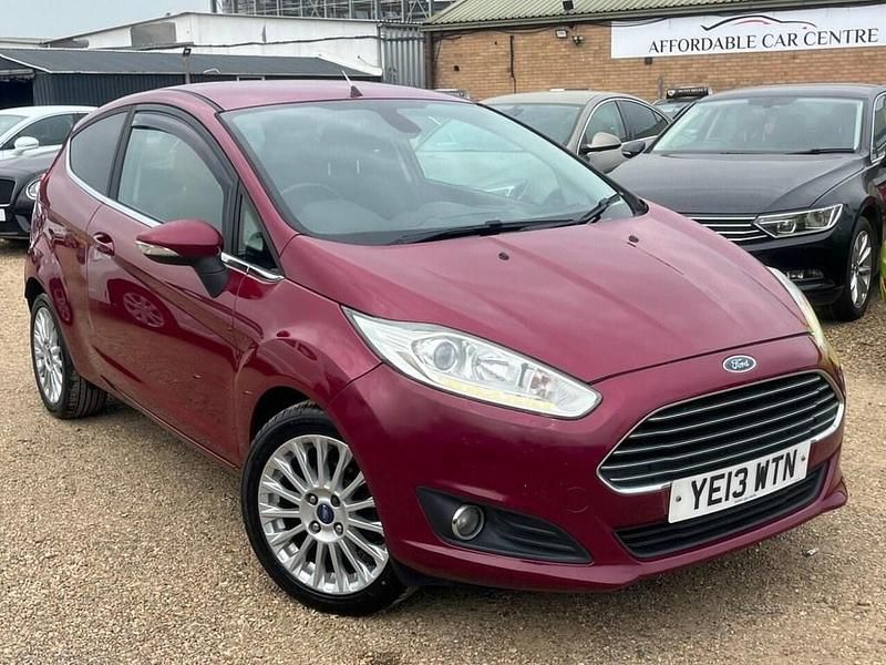 Used Ford Fiesta Titanium 2013 Red Hatchback