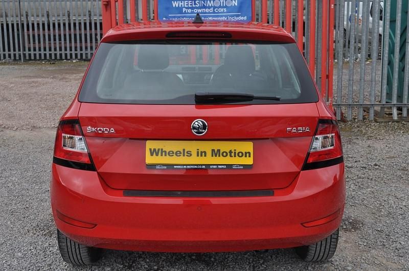 Used Skoda Fabia SE 75 HP (55 kW) 2018 Red Hatchback