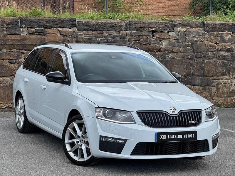 White Used 2014 Skoda Octavia vRS Estate | £8,995 (Expensive) - Image 1/4