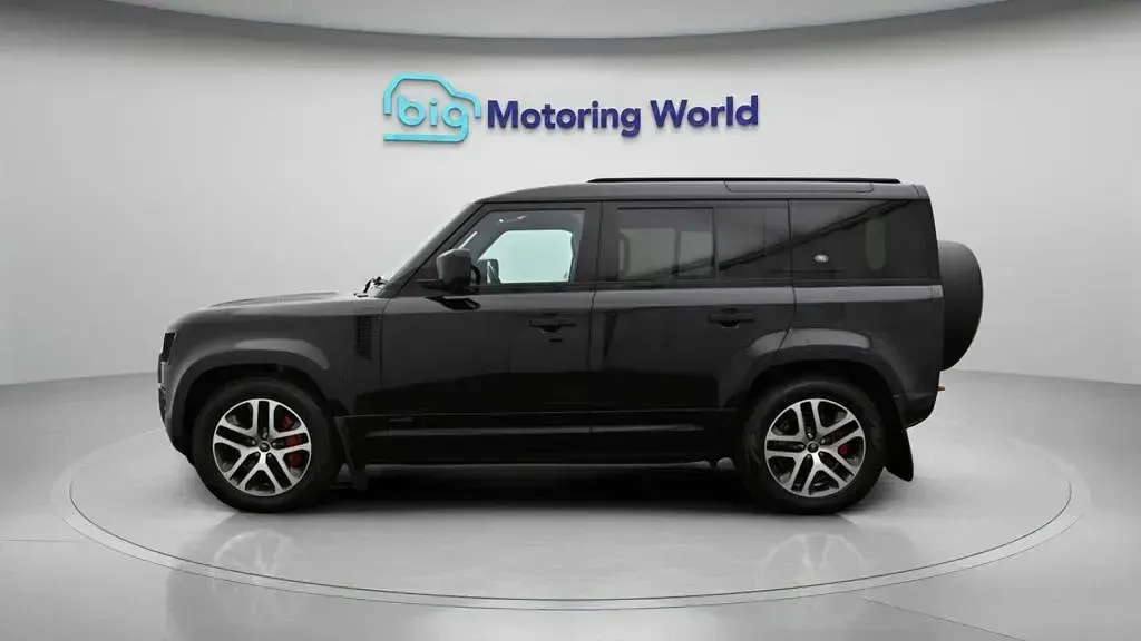 Used Land Rover Defender S 400 HP (294 kW) 2023 Black SUV