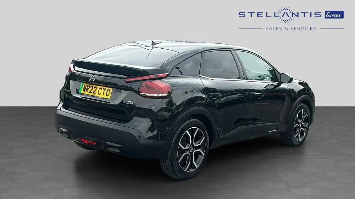 Used Citroën e-C4 Shine 98 kW (134 HP) 2022 Black Hatchback