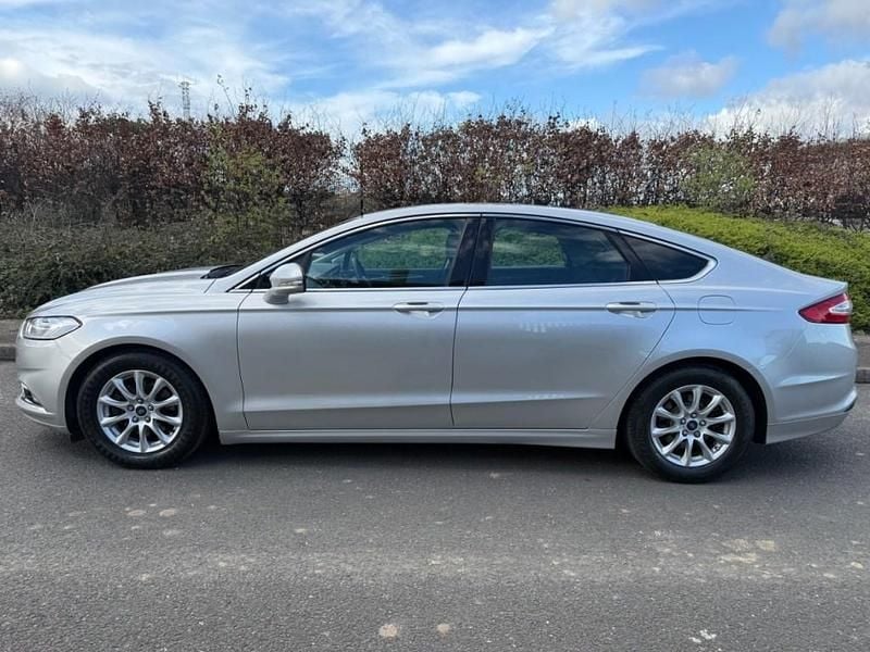 Used Ford Mondeo Titanium 120 HP (88 kW) 2016 Silver Hatchback