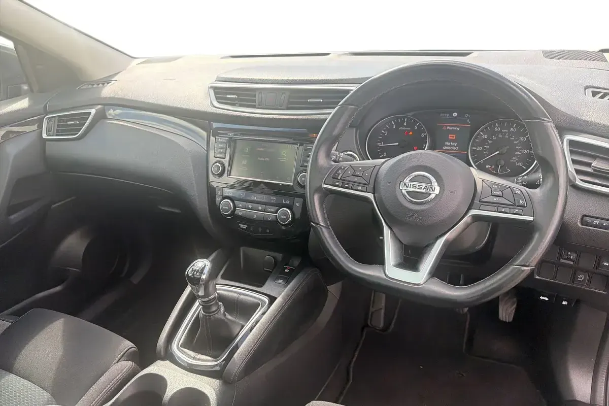 Used Nissan Qashqai N-Connecta 140 HP (102 kW) 2020 Grey SUV