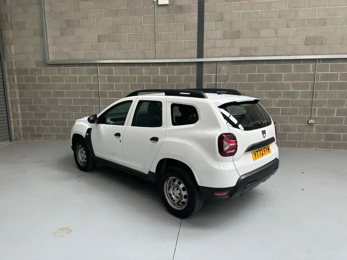 Used Dacia Duster Essentiel 90 HP (66 kW) 2022 White SUV