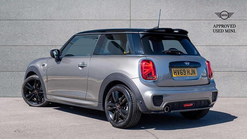 Begagnad Mini Cooper Hatch 134 HK (98 kW) 2019 Silver Halvkombi