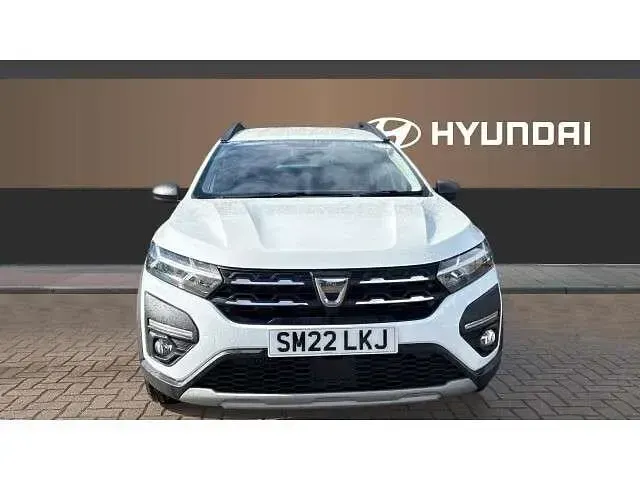 Begagnad Dacia Jogger Essentiel 110 HK (80 kW) 2022 Vit Minibuss