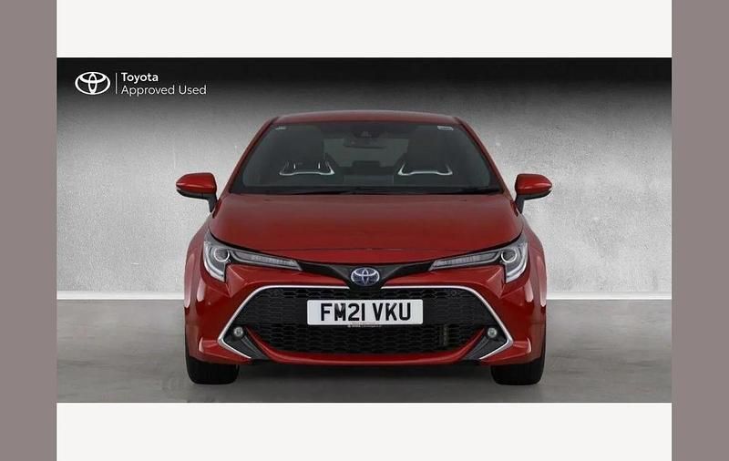Used Toyota Corolla 120 HP (88 kW) 2021 Red Hatchback