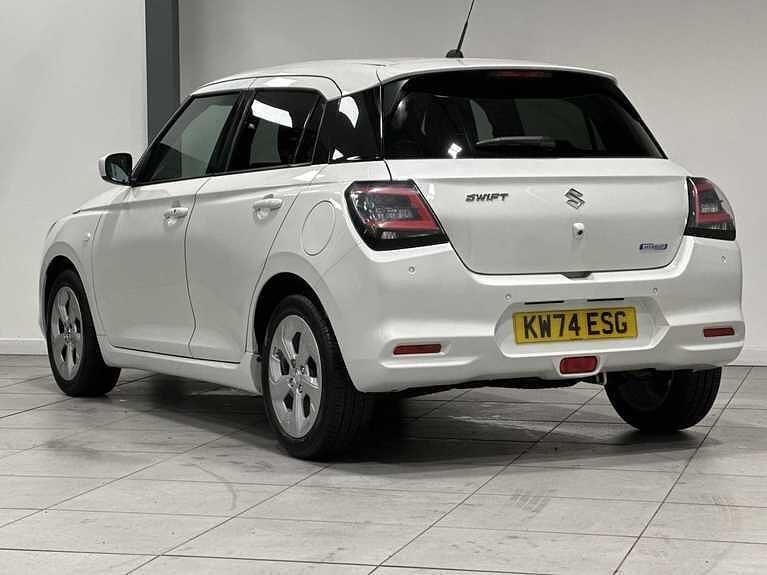 Used Suzuki Swift 82 HP (60 kW) 2024 White Hatchback