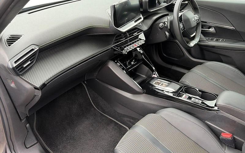 Usado Peugeot 2008 GTi 131 HP (96 kW) 2023 Cinzento SUV