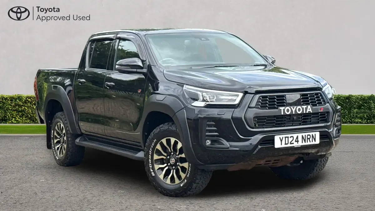 Used Toyota HiLux Sport 204 HP (150 kW) 2024 Black Pickup