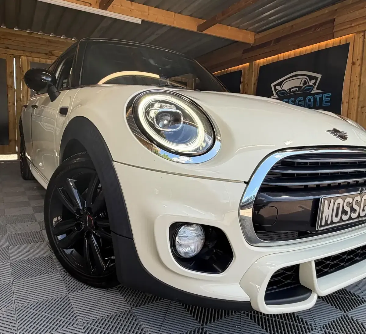 Used Mini Cooper D Hatch 116 HP (85 kW) 2018 White Hatchback