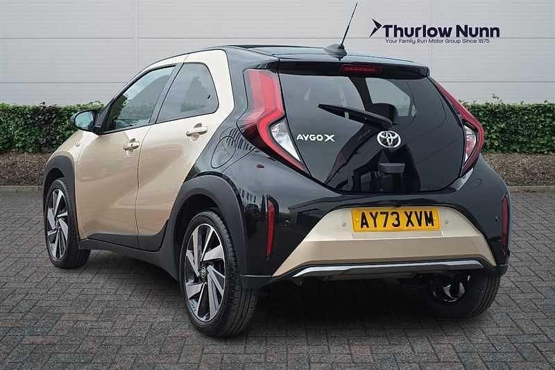 Used Toyota Aygo X 72 HP (52 kW) 2023 Beige SUV