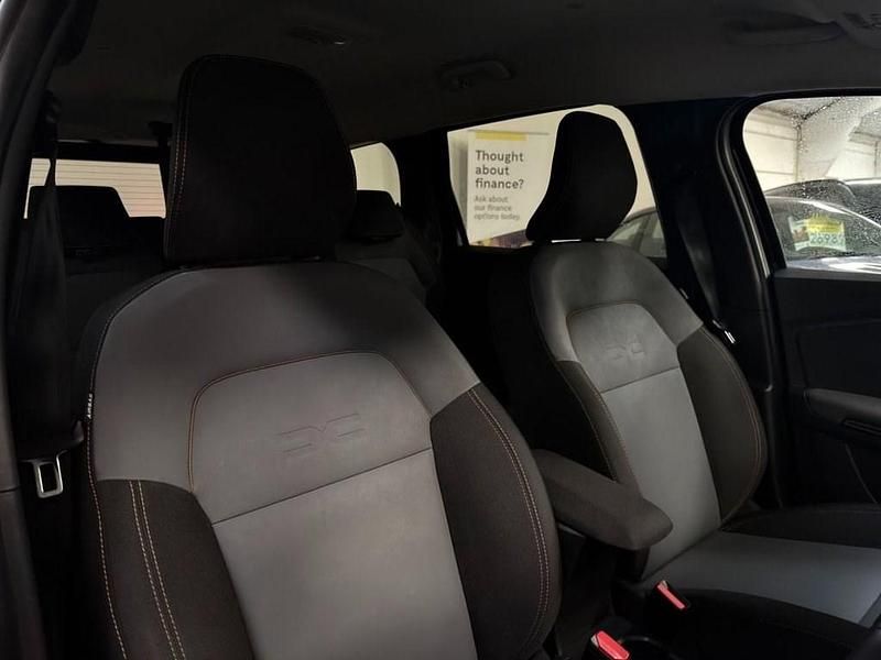 Used Dacia Jogger Extreme 140 HP (102 kW) 2024 Black MPV