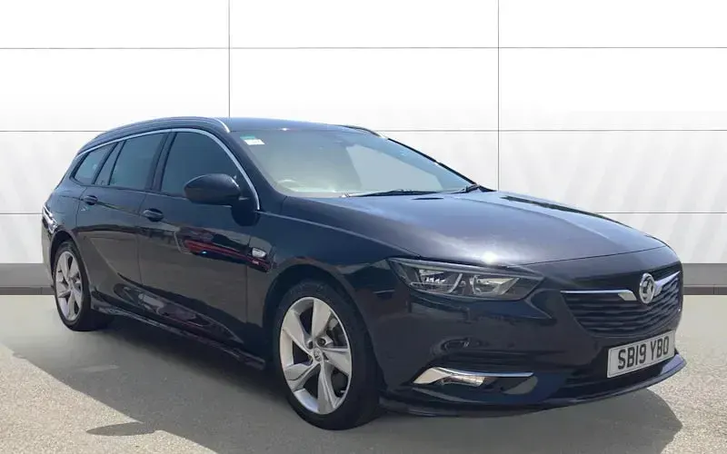 Begagnad Vauxhall Insignia SRi 170 HK (125 kW) 2019 Halvkombi