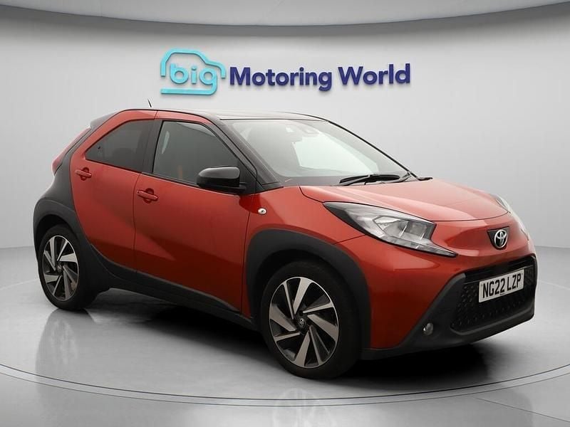 Red Used 2022 Toyota Aygo Hatchback | £12,400 (Fair price) - Image 1/4