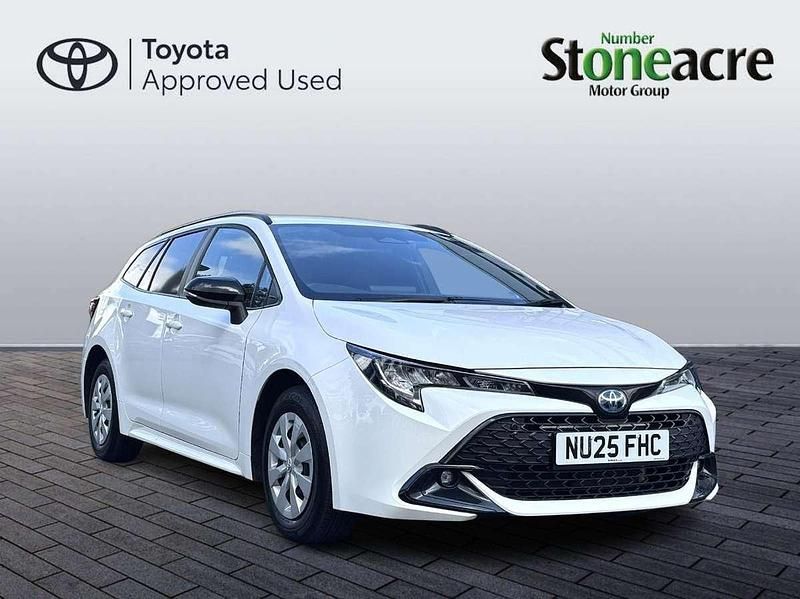 White Used 2025 Toyota Corolla | £24,600 (Fair price) - Image 1/4